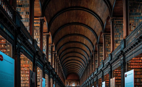 図書館内イメージ画像